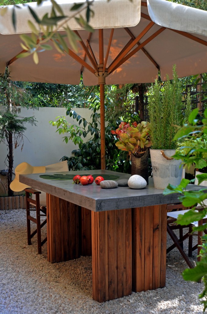 oclov ''outdoor table"